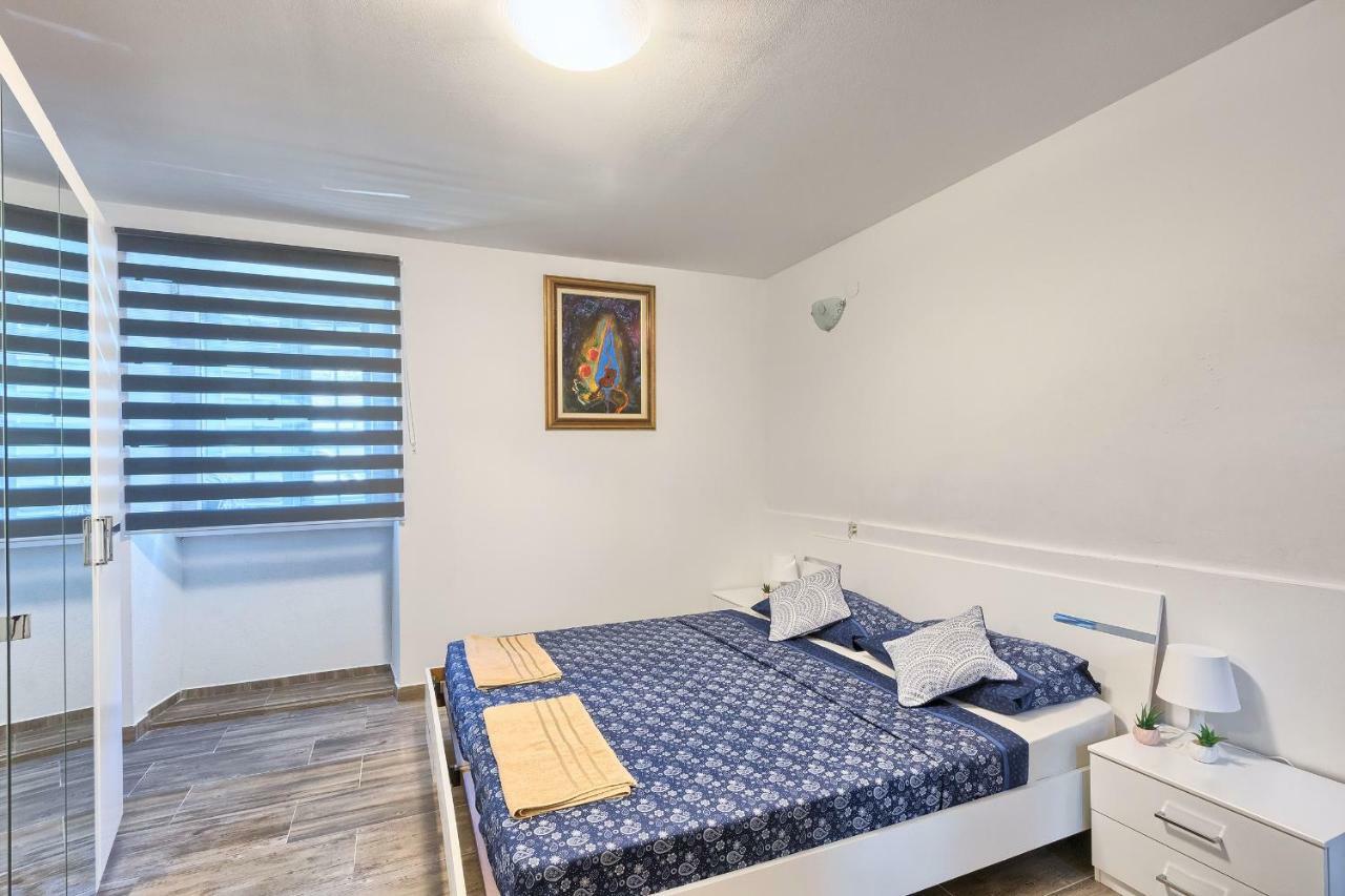 Old Town Apartments In City Center Pula Exterior foto