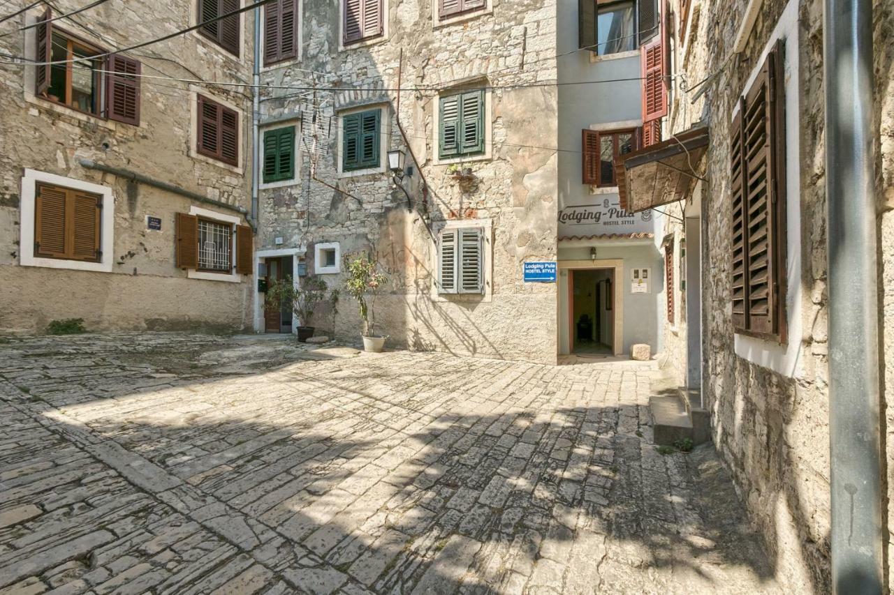 Old Town Apartments In City Center Pula Exterior foto